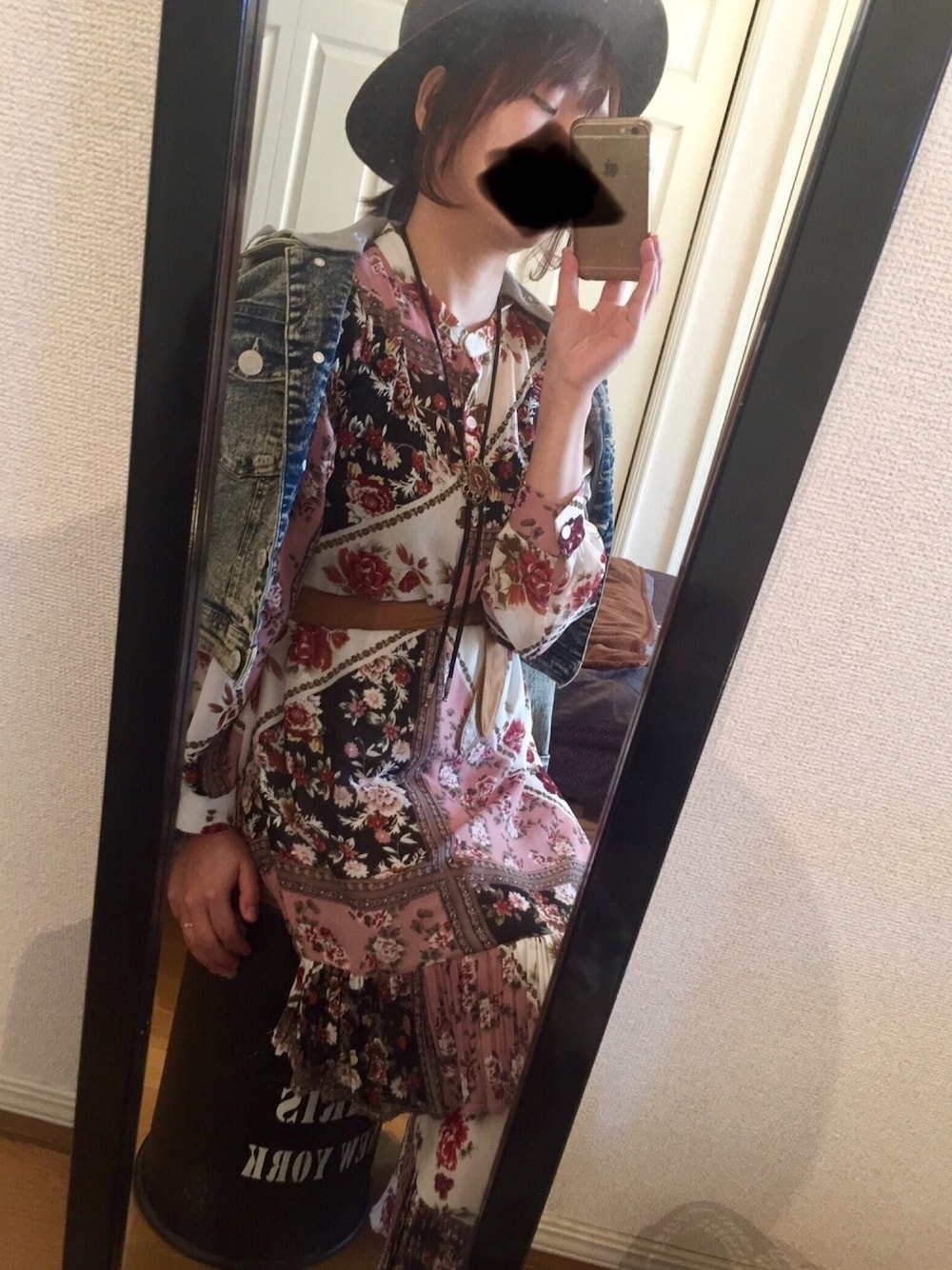 「秋コーデ、オトナ女子、低身長、デニムジャケット、ハット、ワンピース」｜「KNOTTのアイテム（デニムジャケット、ブルー系）」を使った、a2k3さん（レディース・153cm）の秋コーディネートの1枚目の写真