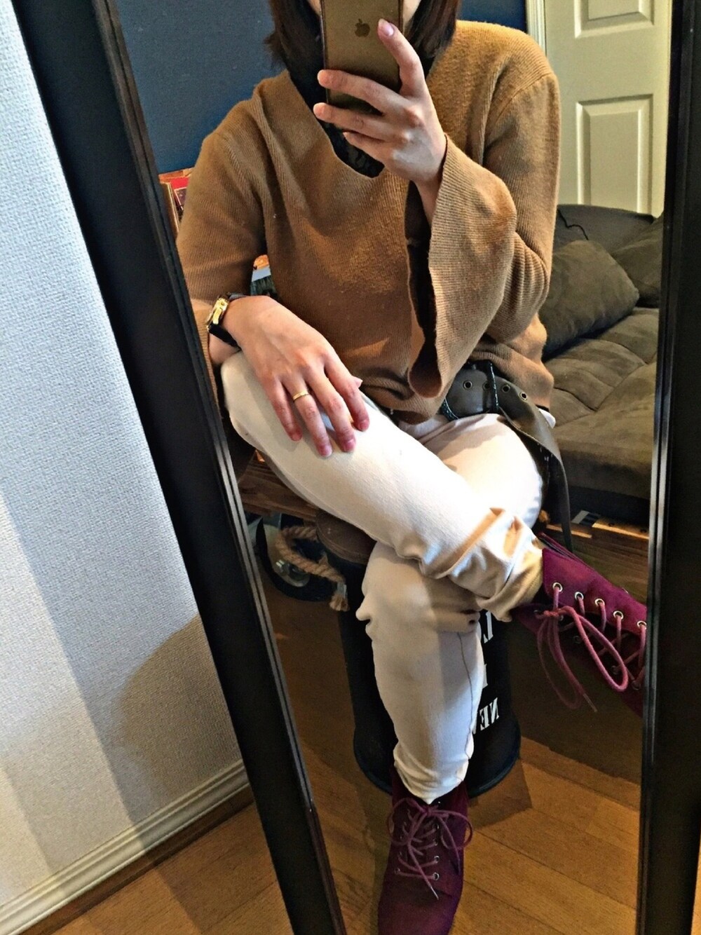 「ブーツ、ベージュ、ニット、オトナ女子」｜「feminine cafeのFeminine Cafe フェミニンカフェ レディース 厚底レースアップブーツ 8979（ブーツ、レッド系）」を使った、a2k3さん（レディース・153cm）の秋コーディネートの1枚目の写真