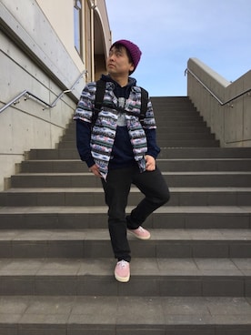 「柄×柄」｜「アイテム（ニットキャップ/ビーニー）」を使った、小林一寿さん（メンズ・164cm）の春コーディネート
