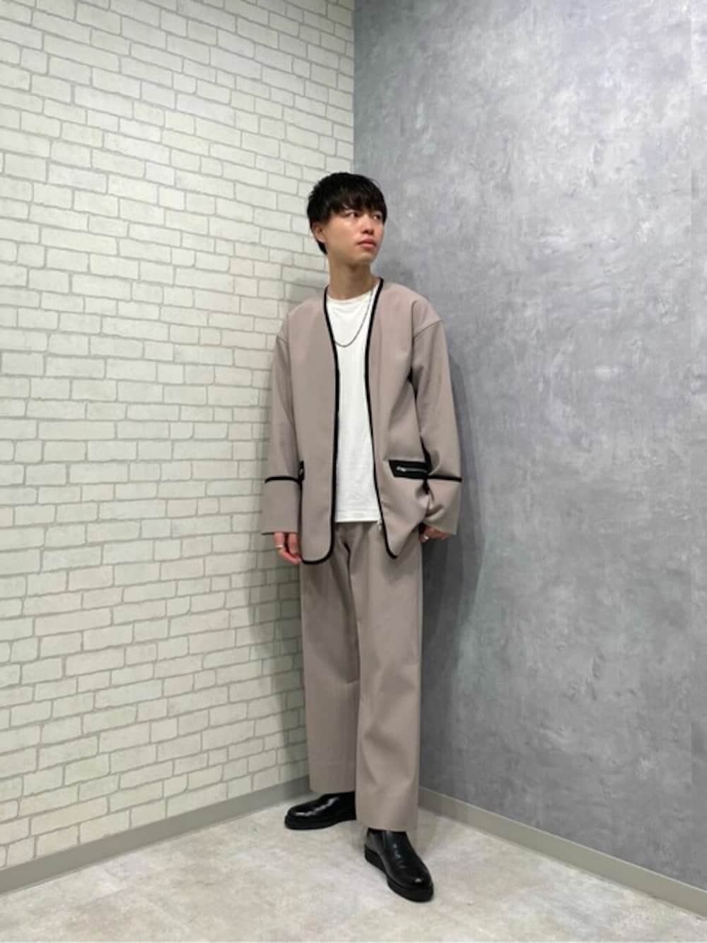 「セットアップ、スラックス、セットアップコーデ」｜「PUBLIC TOKYOの【youth】UNEVENスリットパンツ（その他パンツ、ブラウン系）」を使った、shogoさん（メンズ・175cm）の秋コーディネートの1枚目の写真