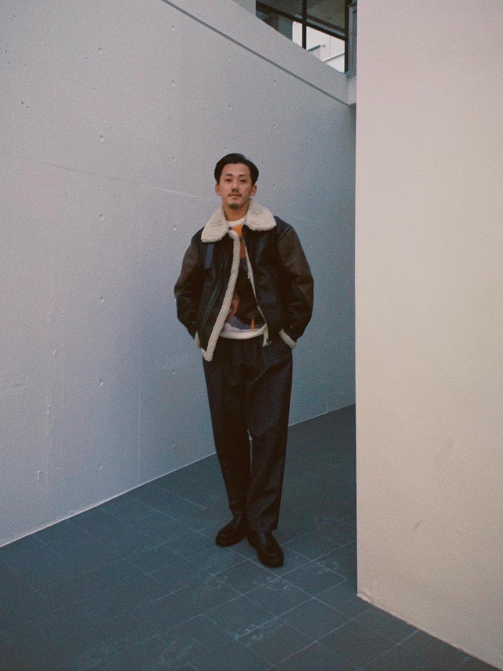 「Alpha Industriesの＜ALPHA INDUSTRIES × monkey time＞ OVER SIZED B-3/フライトジャケット（その他アウター、ブラック系）」を使った、中川 翔さん（メンズ・178cm）の秋コーディネートの1枚目の写真