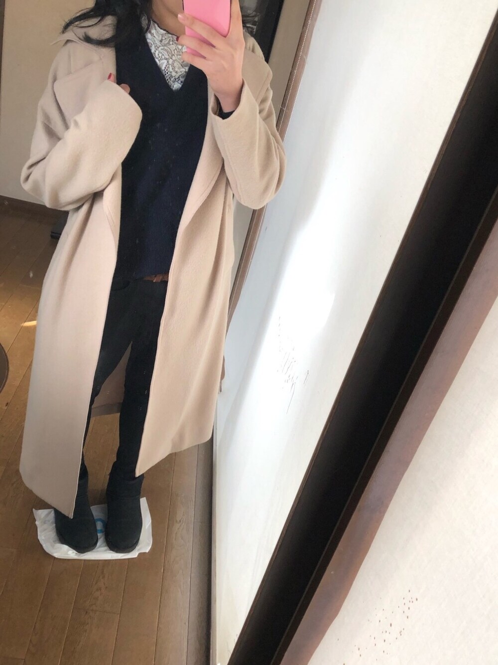 「大人カジュアル、シンプル、トレンチコート、冬コーデ」｜「GUのアイテム（トップス、ホワイト系）」を使った、kazuさん（レディース・158cm）の冬コーディネートの1枚目の写真