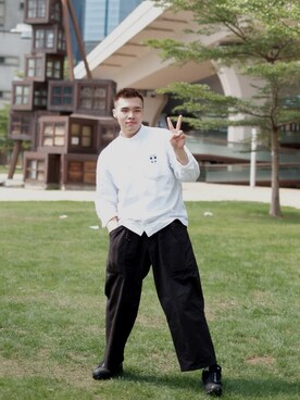 「日常」｜「アイテム（チノパンツ）」を使った、Mr.Lee さん（メンズ・173cm）の春コーディネート