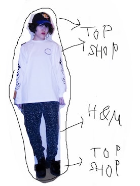 「TOPSHOP（トップショップ）のhttps://item.mercari.com/jp/m89549544588/（Tシャツ/カットソー、ホワイト系）」を使った、EYEさん（レディース・161cm）の冬コーディネート