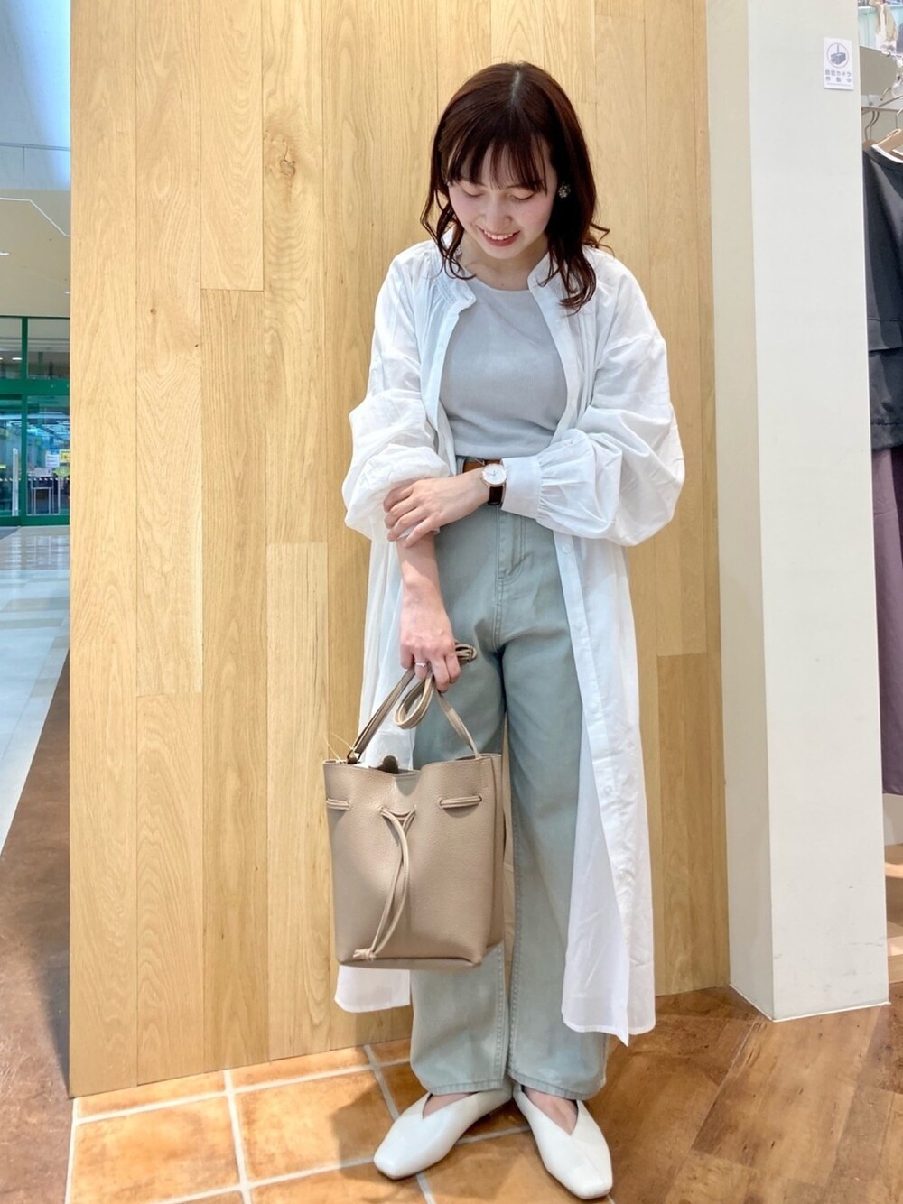 「オトナカジュアル、はるコーデ、春コーデ、春、レイヤードスタイル、ミントグリーン、Samansa Mos2 blue、Samansa Mos2、ワンピース、低身長」｜「Samansa Mos2 blueのアイテム（ワンピース、ホワイト系）」を使った、はせべさん（レディース・154cm）の春コーディネートの1枚目の写真