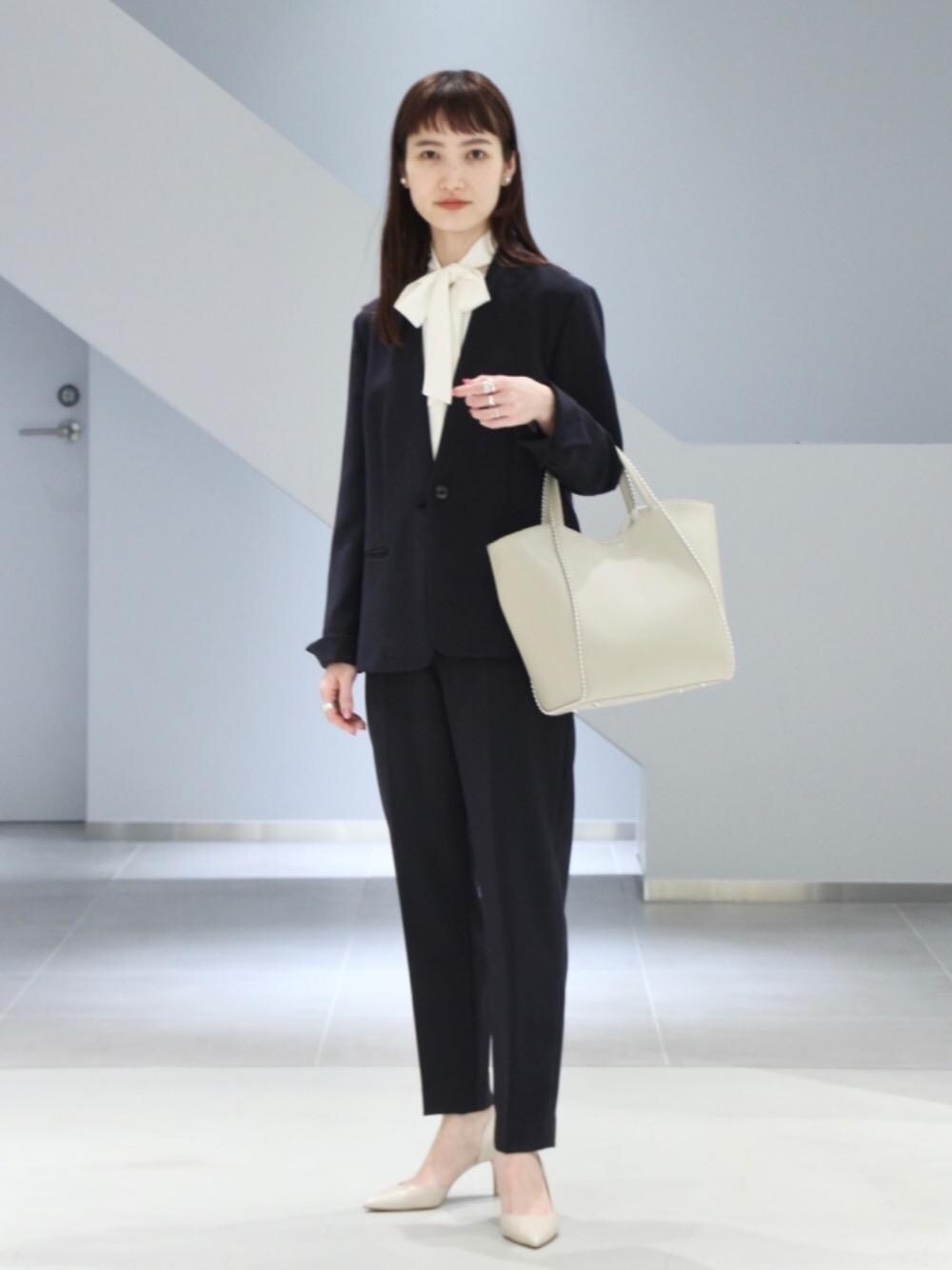 「ジャケット、セットアップ、シューズ、フェミニン、シャツ/ブラウス、RECOMMEND  ITEM STYLING、👟バッグ、スーツ/タイ、フォーマル/セレモニー、ぱんつ」｜「BEAUTY&YOUTH UNITED ARROWSのBY レザーロングベルト 2（ベルト、ブラック系）」を使った、先原（sakihara）さん（レディース・155cm）の冬コーディネートの1枚目の写真