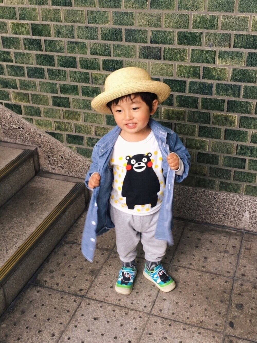 「2歳、休日スタイル、110cm、子供服、春コーデ、親子コーデ、プチプラ、夏、キッズコーデ、クマモン」｜「保育園夏帽子のアイテム（帽子、ベージュ系）」を使った、TARÖSUKEさん（レディース・161cm）の春コーディネートの1枚目の写真