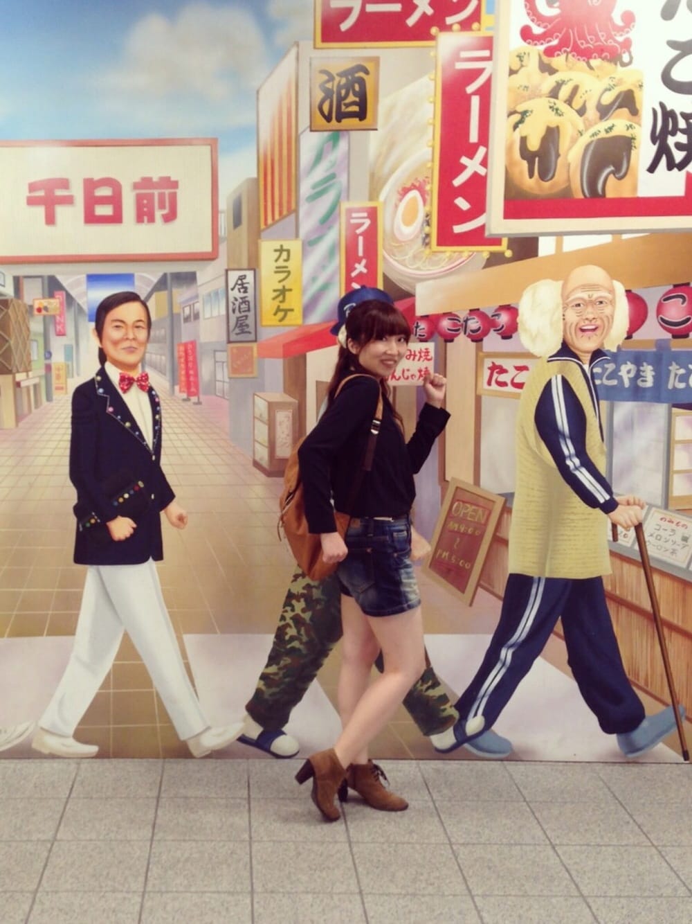 「オトナカジュアル、デニム、アーバンリサーチ、URBAN RESEARCH、カジュアルコーデ、吉本新喜劇、旅行、春コーデ、夏コーデ、名前昭和部」｜「URBAN RESEARCHのアイテム（シャツ/ブラウス、ブルー系）」を使った、TARÖSUKEさん（レディース・161cm）の春コーディネートの1枚目の写真
