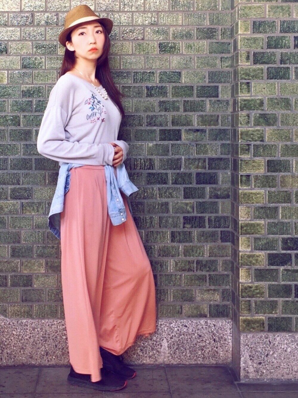 「ootd、プチプラ、刺繍、大人カジュアル、春コーデ、名前昭和部」｜「cepoのアイテム（帽子、ベージュ系）」を使った、TARÖSUKEさん（レディース・161cm）の春コーディネートの1枚目の写真