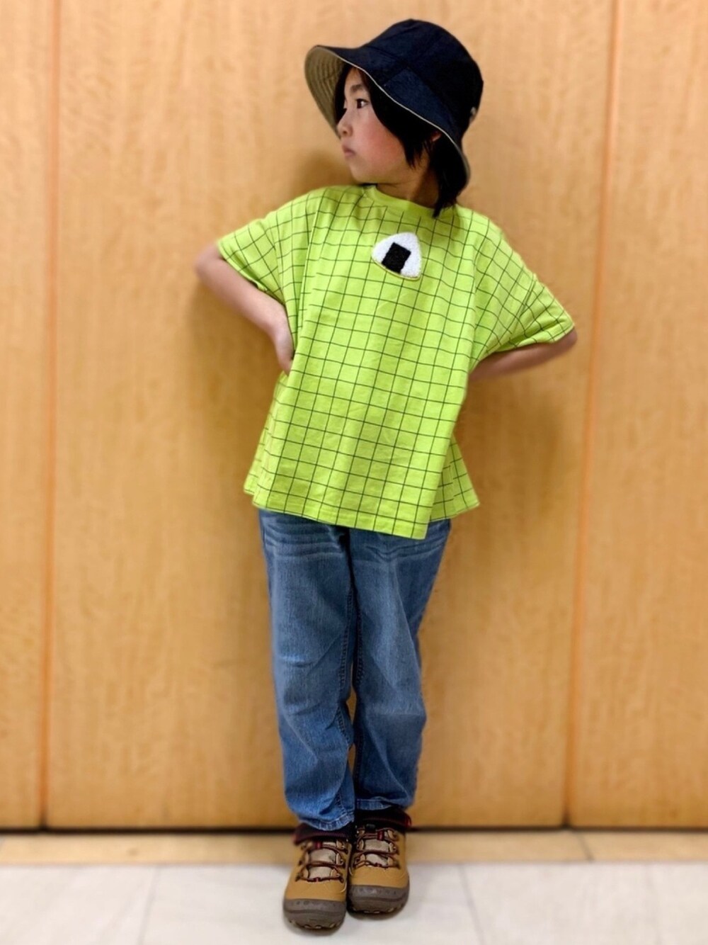 「カジュアルコーデ、kids、キッズコーデ、今日のコーデ、プチプラ、男の子コーデ、Tシャツ、バケットハット、小学生」｜「HOGAN RANCH WEARのサガラワッペンワイドTシャツ（XS～LL）（Tシャツ/カットソー、イエロー系）」を使った、TARÖSUKEさん（キッズ・124cm）の春コーディネートの1枚目の写真