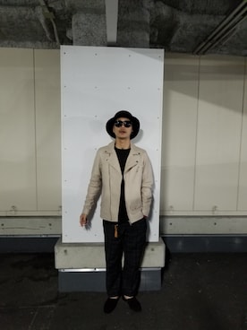 「DIGAWEL（ディガウェル）のアイテム（スラックス）」を使った、1982年式さん（メンズ・169cm）の春コーディネート