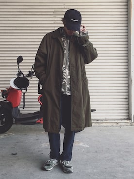 「アイテム（トレンチコート、グリーン系）」を使った、KENiさん（メンズ・177cm）の冬コーディネート