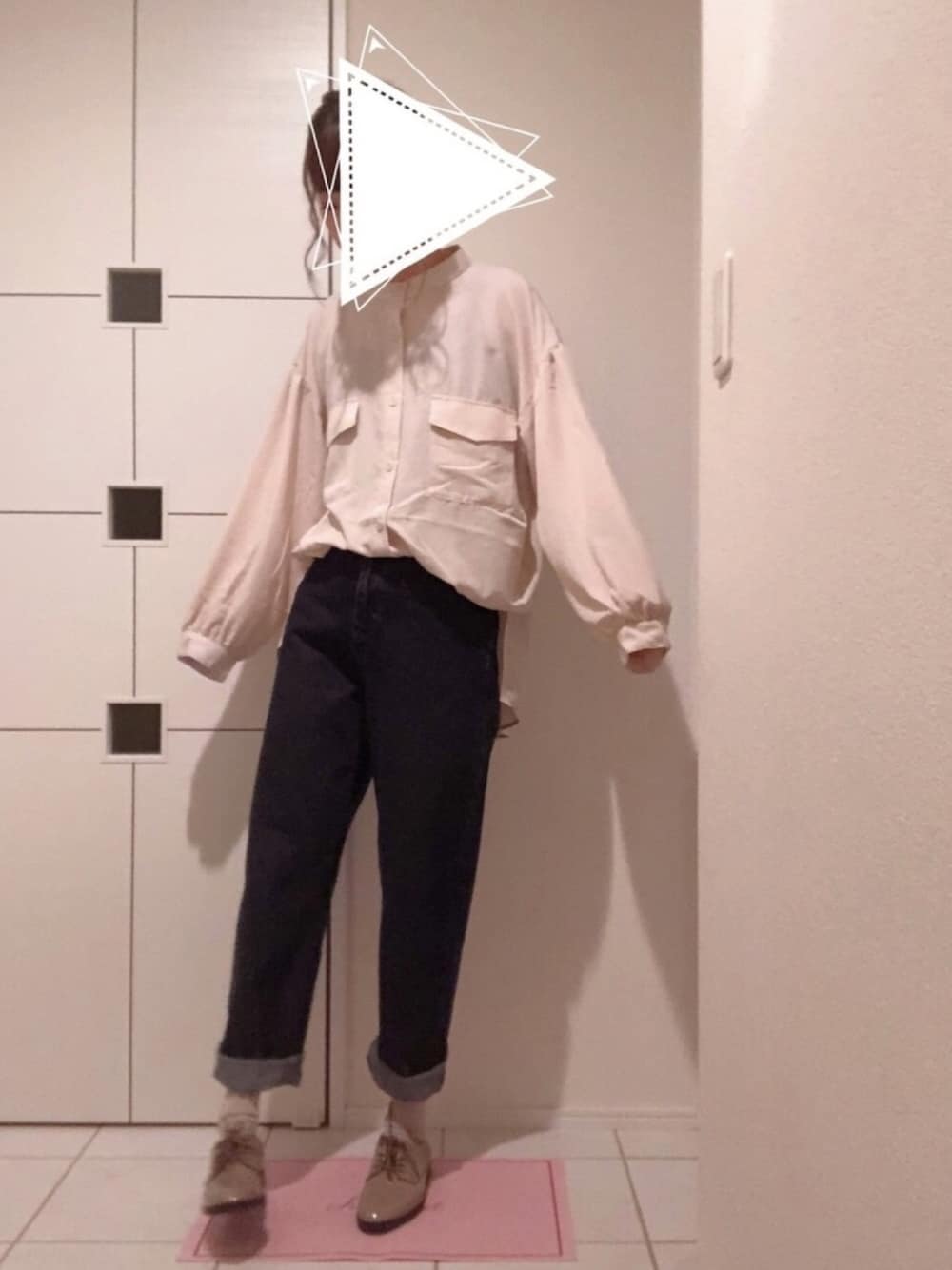 「春コーデ、デニム、おうち時間、プチプラコーデ」｜「w closetのアイテム（シャツ/ブラウス、ベージュ系）」を使った、ちぇるさん（レディース・166cm）の春コーディネートの1枚目の写真