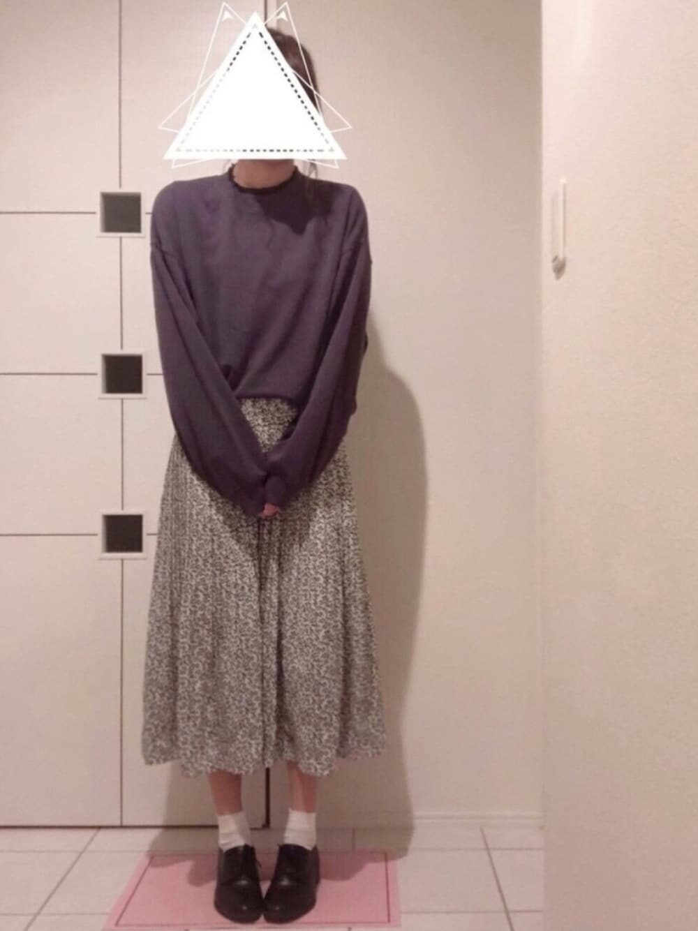 「春コーデ、ロングスカート、おうち時間、プチプラコーデ」｜「GUのアイテム（トップス、ブラック系）」を使った、ちぇるさん（レディース・166cm）の春コーディネートの1枚目の写真