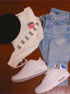 「AIR MAX」｜「アイテム（ハンチング/ベレー帽）」を使った、a y u.さん（レディース・163cm）の冬コーディネート