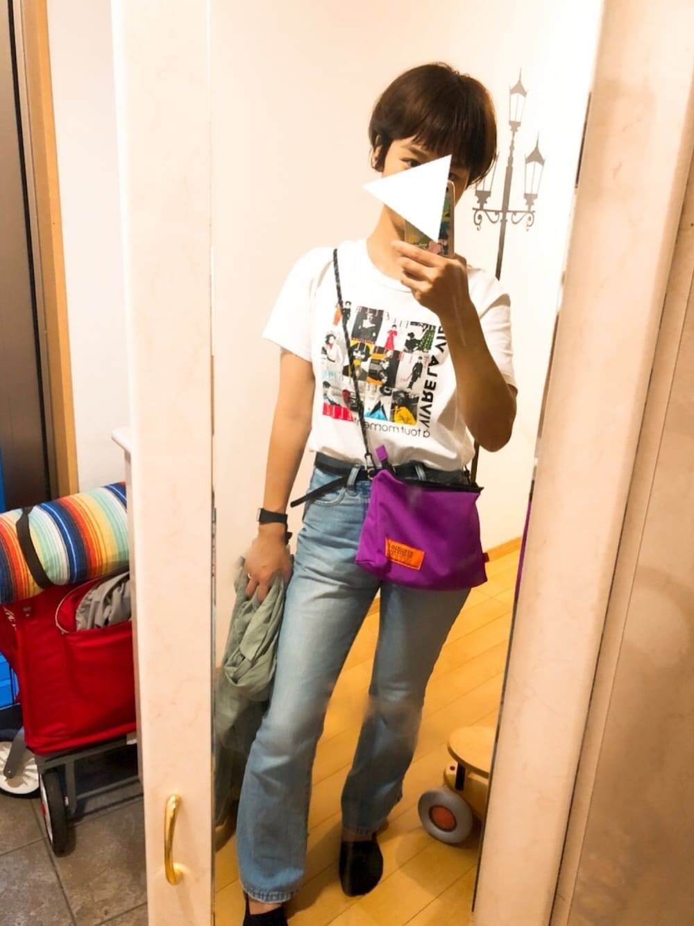 「シンプルコーデ、GU、Tシャツ、Tシャツ×デニム、サコッシュ、オン眉、ショートヘア、ベリーショート、ELLE、ページボーイ」｜「GUのアイテム（Tシャツ/カットソー、ホワイト系）」を使った、★yuki★さん（レディース・161cm）の春コーディネートの1枚目の写真