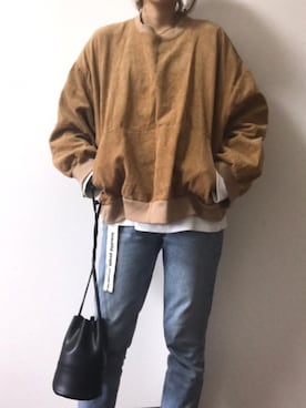 「MOUSSY（マウジー）のMVS SKINNY（デニムパンツ）」を使った、バタ子さん（レディース・165cm）の秋コーディネート