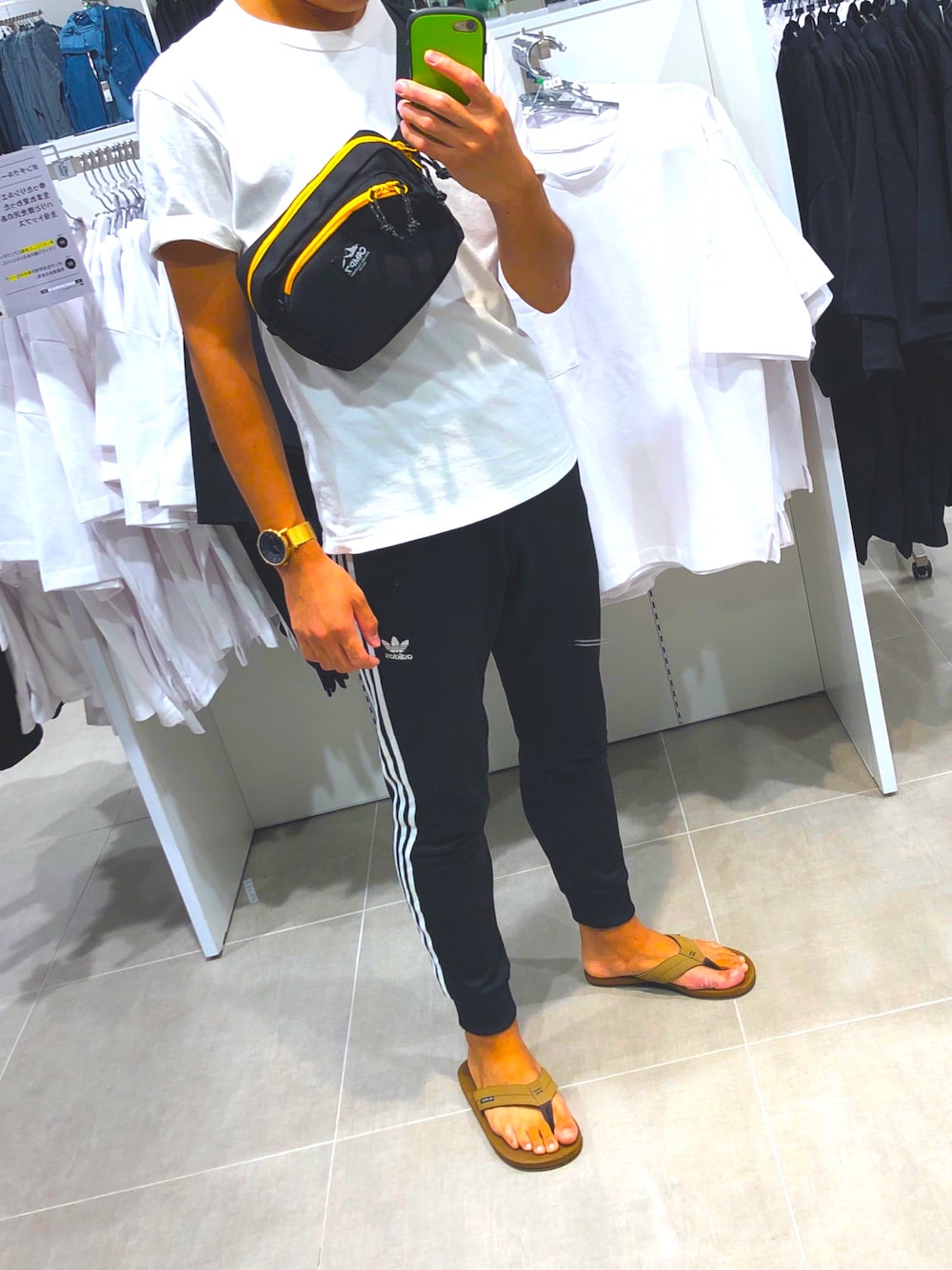 「シンプルコーデ、おしゃれさんと繋がりたい」｜「adidas Originalsの【adicolor】オリジナルス パンツ[SST CUFFED TRACK PANTS]（その他パンツ、ブラック系）」を使った、Kaitonさん（メンズ・172cm）の夏コーディネートの1枚目の写真