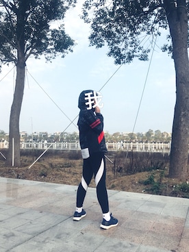 「FILA（フィラ）のアイテム（マウンテンパーカー）」を使った、一颗赛艇さん（レディース・150cm）の春コーディネート