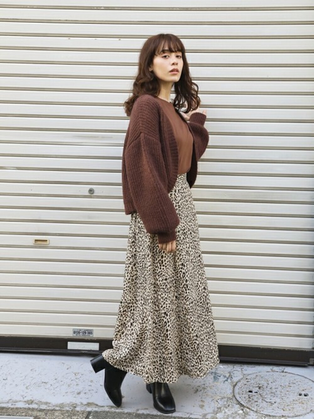 「カーディガン、ニット、レオパード、秋のコーデ、ロンT、ロングスカート、ブラウン、Avan Lily、秋冬コーデ、袖ボリューム」｜「AVAN LILYのLEOPARDスカート（スカート、ホワイト系）」を使った、AVAN LILYさん（レディース・160cm）の秋コーディネートの1枚目の写真