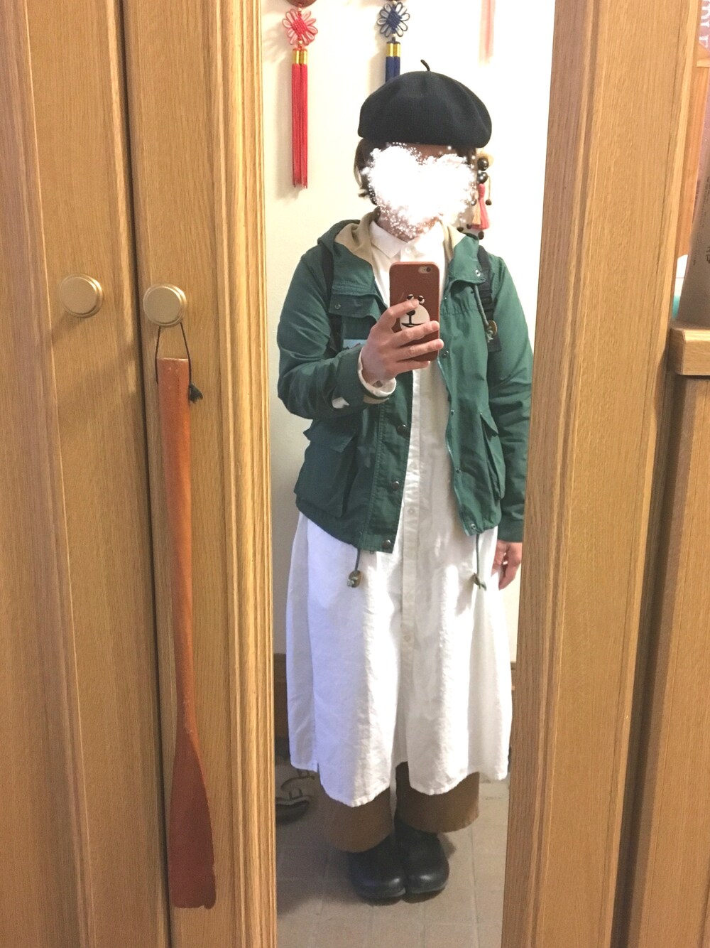 「今日のコーデ、シャツワンピ」｜「ARROWのアイテム（マウンテンパーカー、グリーン系）」を使った、まっきさん（レディース・148cm）の春コーディネートの1枚目の写真