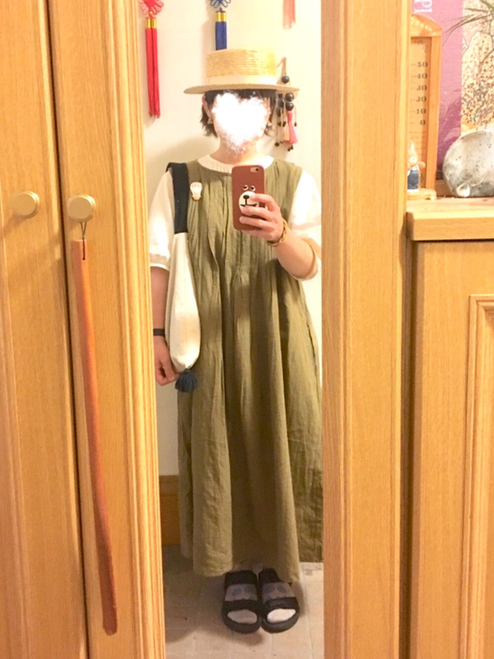 「今日のコーデ、今日の服、麦わら帽子、休日スタイル、ナチュラルコーデにスポサン、スポサン、スポサン×靴下」｜「CLOUDNINEのアイテム（ジャンパースカート、ブラウン系）」を使った、まっきさん（レディース・148cm）の夏コーディネートの1枚目の写真