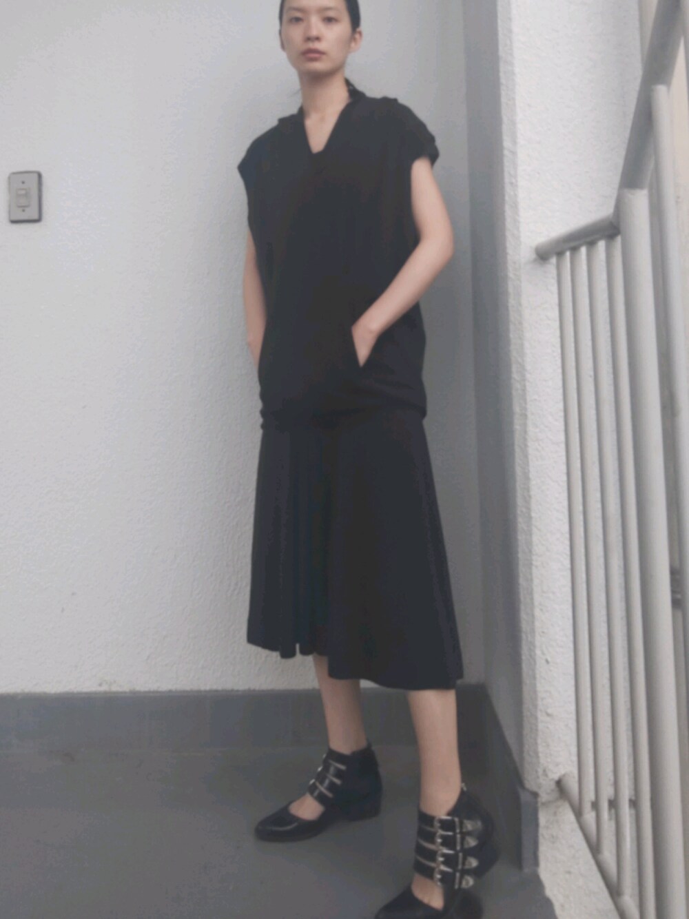 TOGA（トーガ）の「Toga - カットアウト バックルブーツ - women