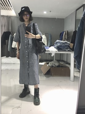 「Dr. Martens（ドクターマーチン）のアイテム（ブーツ、グリーン系）」を使った、Win Chanさん（レディース・160cm）の夏コーディネート