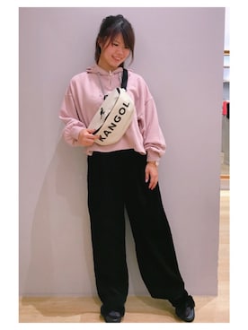 「ロゴパーカー」｜「アイテム（アナログ腕時計）」を使った、さ り ーさん（レディース・154cm）の秋コーディネート