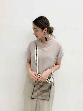 「beautiful people（ビューティフルピープル）の【beautiful people(ビューティフルピープル)】《STUDIOUS別注》ビニールサコッシュバッグ（ショルダーバッグ）」を使った、Mana Sodaさん（レディース・168cm）の夏コーディネート