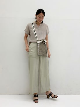 「beautiful people（ビューティフルピープル）の【beautiful people(ビューティフルピープル)】《STUDIOUS別注》ビニールサコッシュバッグ（ショルダーバッグ）」を使った、Mana Sodaさん（レディース・168cm）の夏コーディネート