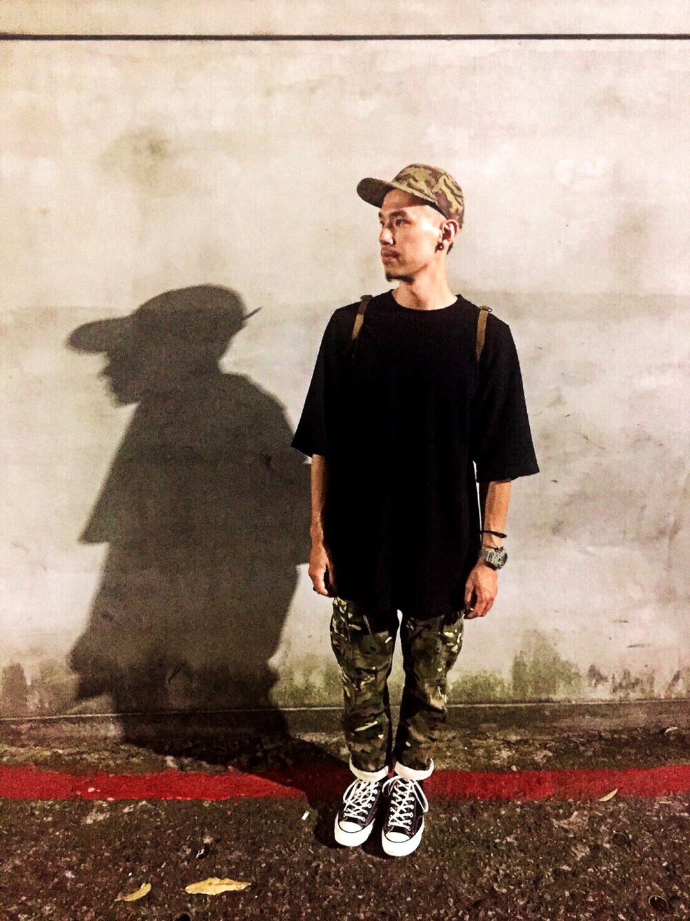 「ootd、outfit、streetstyle、converse、Photography、men」｜「PUREEGOのアイテム（キャップ、その他）」を使った、Mikeさん（メンズ・177cm）の春コーディネートの1枚目の写真