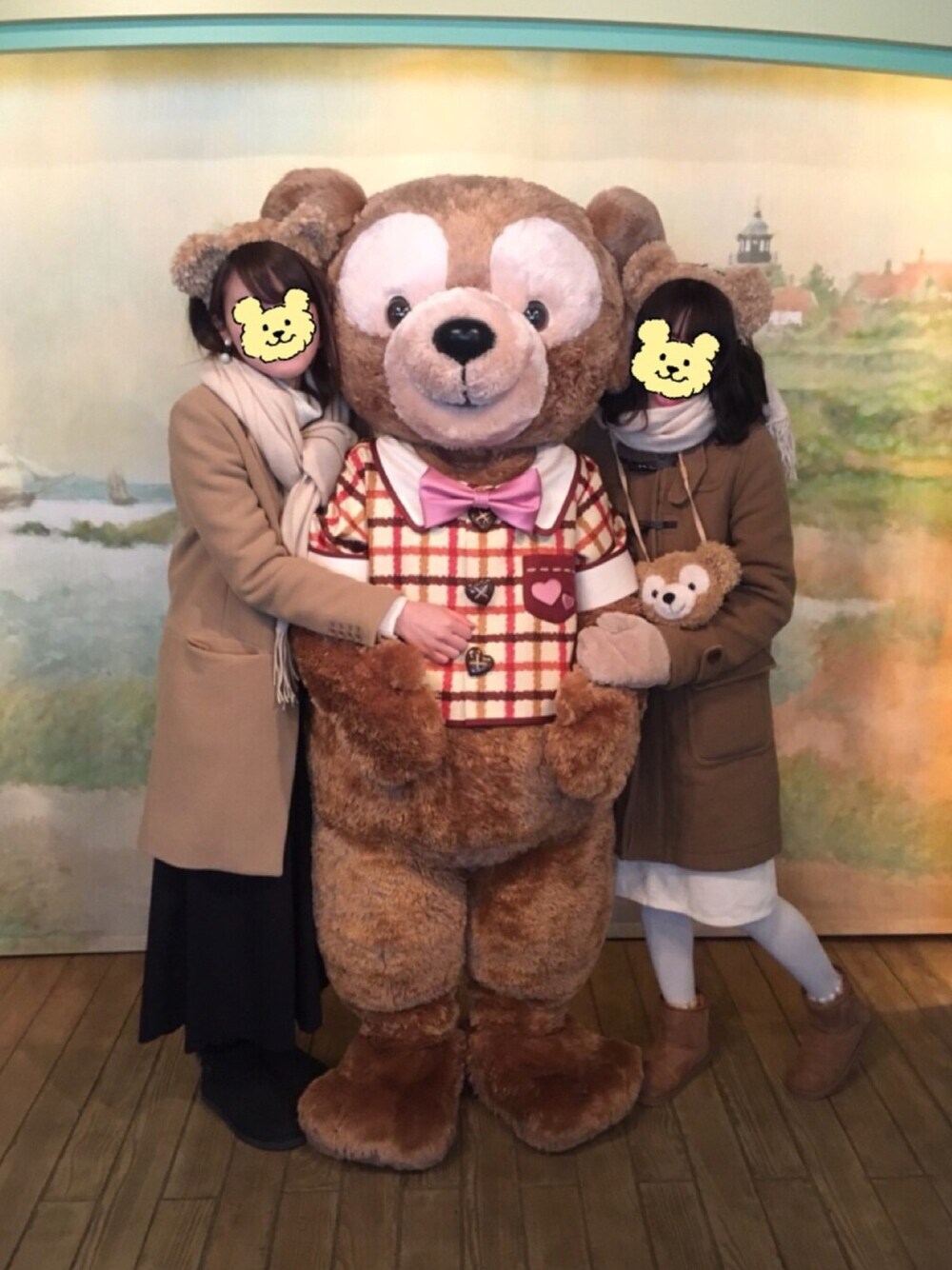 「ディズニー、ダッフルコート、ダッフィー、冬、くまさん、ベージュ、シロタイツ、ディズニーバウンド」｜「My Fav. CHILD WOMANのダブルフェイス　ロングダッフルコート（ダッフルコート、ベージュ系）」を使った、U.kiさん（レディース・158cm）の冬コーディネートの1枚目の写真