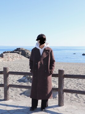 「海」｜「アイテム（チェスターコート）」を使った、てるさん（メンズ・168cm）の冬コーディネート