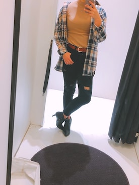 「SPIGA（スピーガ）のｻｲﾄﾞｽﾘｯﾄﾀﾞﾒｰｼﾞｽｷﾆｰﾊﾟﾝﾂ（デニムパンツ、ブラック系）」を使った、M i k iさん（レディース）の秋コーディネート