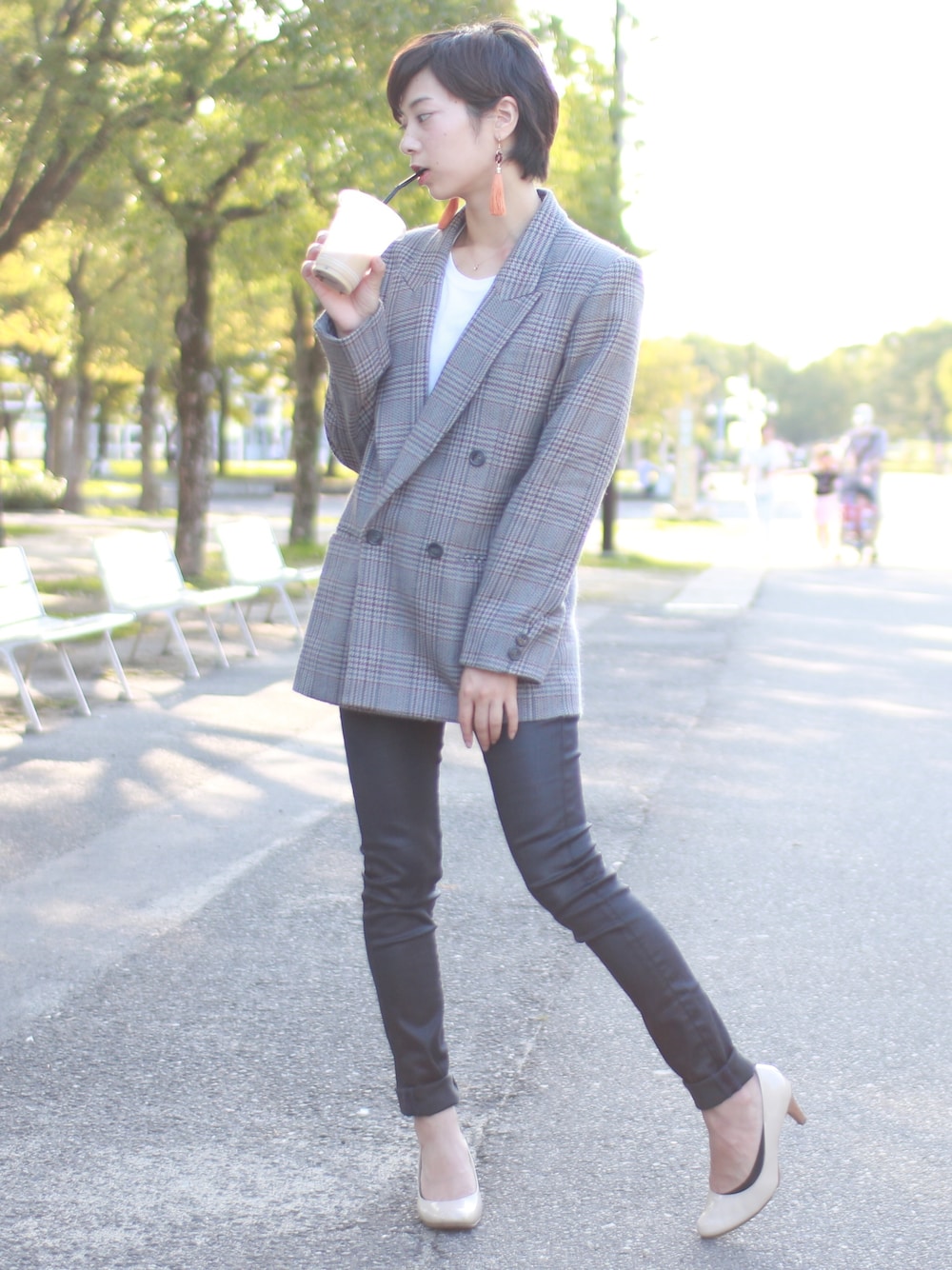「パンプス、テーラードジャケット、グレー、H&M、秋のコーデ、グレンチェック、秋服、黒スキニー、オトナカジュアル、オトナ女子」｜「古着のテーラードジャケット（テーラードジャケット、グレー系）」を使った、かりーぬさん（レディース・156cm）の秋コーディネートの1枚目の写真