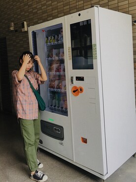 「5（ファイブ）のアイテム（チノパンツ）」を使った、妤璇.さん（レディース・155cm）の夏コーディネート