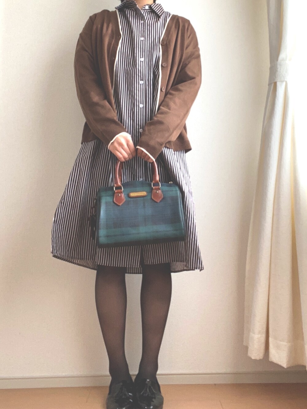 「春、ワンピース、シャツワンピース、韓国ファッション、韓国ブランド、ラクチンコーデ、大人ガーリー、お洒落さんとつながりたい、ラルフローレン」｜「Laurenhiのアイテム（カーディガン/ボレロ、ブラウン系）」を使った、みーたん🌙🤍さん（レディース・164cm）の春コーディネートの1枚目の写真