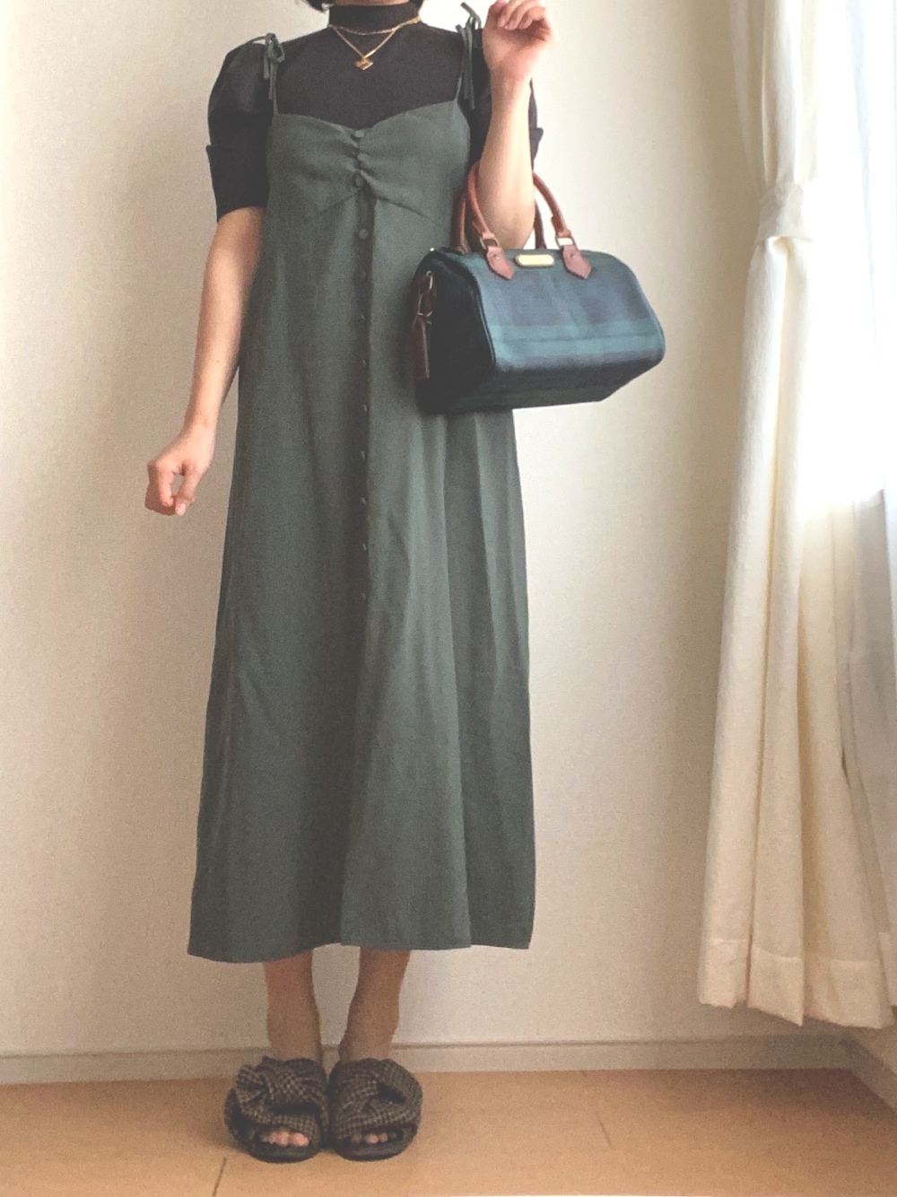 「大人カジュアル、カジュアルコーデ、今日のコーデ、春、お洒落さんとつながりたい、休日スタイル、ootd、パフスリーブ、ビスチェワンピース、ボストンバッグ」｜「sympaのアイテム（ネックレス、ゴールド系）」を使った、みーたん🌙🤍さん（レディース・164cm）の春コーディネートの1枚目の写真