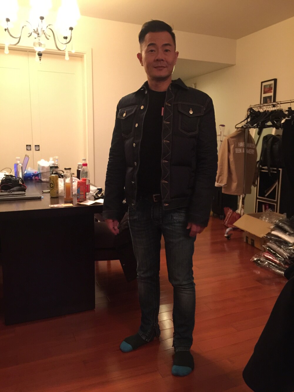 「第五系、menswear、mens fashion」｜「DSQUARED2のアイテム（デニムジャケット、ブルー系）」を使った、Jasonさん（メンズ・166cm）の秋コーディネートの1枚目の写真