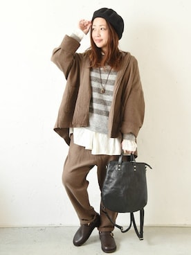 「アイテム（ノーカラージャケット、グリーン系）」を使った、staff-Uさん（レディース・152cm）の秋コーディネート