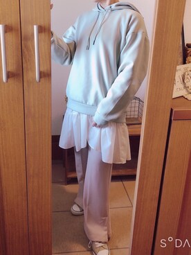 「アイテム（パーカー、グリーン系）」を使った、kinaさん（レディース・155cm）の春コーディネート