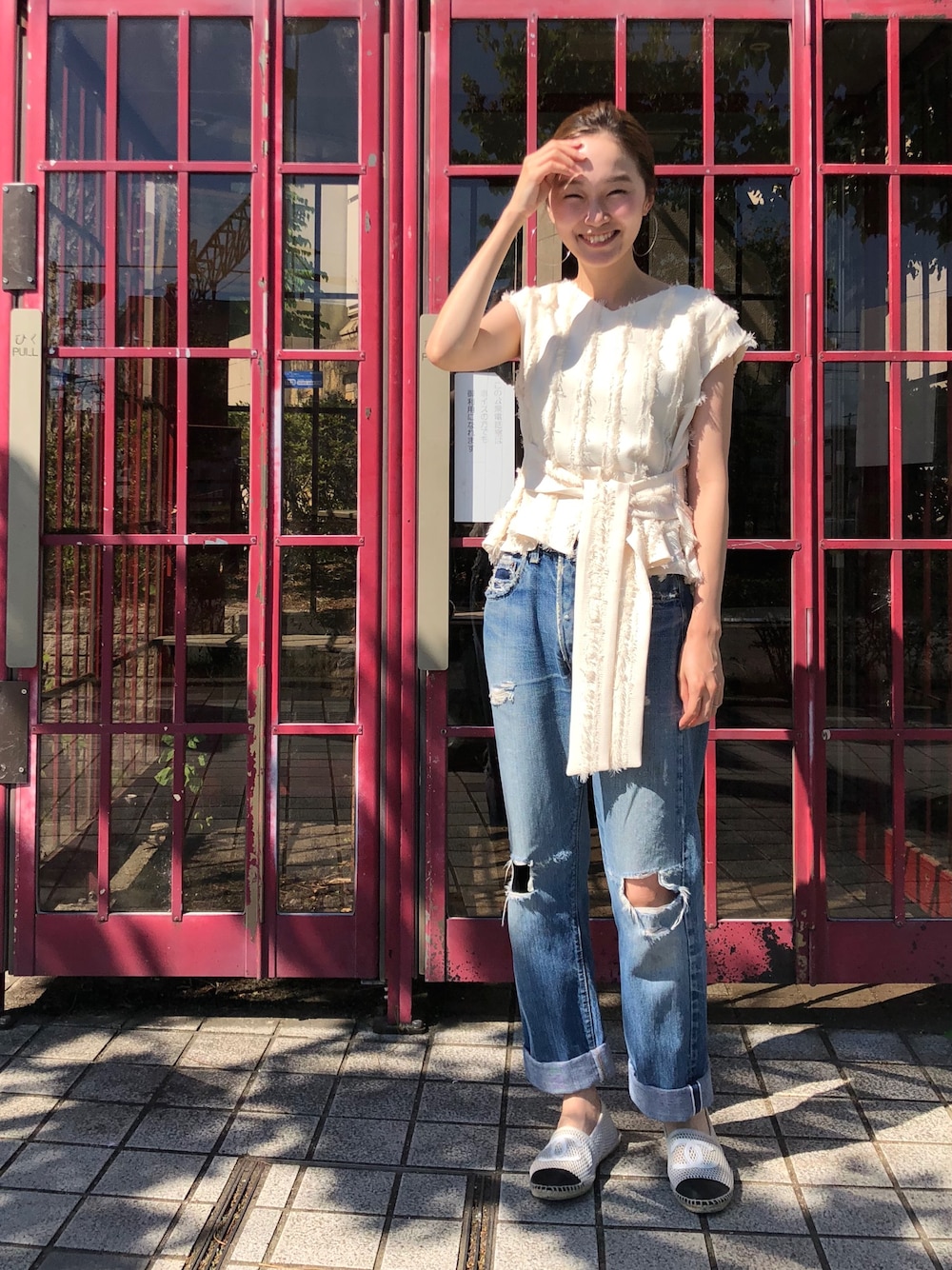 「休日コーデ、楽チンコーデ、カジュアルコーデ、outfit、古着」｜「URBAN RESEARCH ROSSO WOMENのフリンジトップス（Tシャツ/カットソー、ホワイト系）」を使った、mioさん（レディース・166cm）の夏コーディネートの1枚目の写真