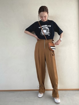 「EARIH（アーリ）のアイテム（パンツ）」を使った、mioさん（レディース・166cm）の春コーディネート