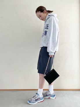 「mignon（ミニョン）のアイテム（スウェット）」を使った、mioさん（レディース・165cm）の春コーディネート