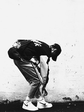 「NIKE SPORTSWEAR（ナイキスポーツウェアー）のアイテム（ブラック系）」を使った、C01D_さん（メンズ・172cm）の春コーディネート