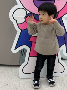 「ZARA KIDSのアイテム（ニット/セーター、ベージュ系）」を使った、Reiさん（キッズ）の秋コーディネート
