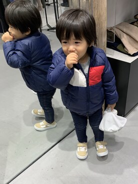 「TOMMY HILFIGER（トミーヒルフィガー）のアイテム（ジャケット/アウター）」を使った、Reiさん（キッズ・80cm）の冬コーディネート