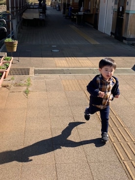 「POLO RALPH LAUREN（ポロ ラルフ ローレン）のアイテム（カーディガン/ボレロ、ブルー系）」を使った、Reiさん（キッズ）の夏コーディネート