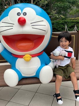 「TOMMY HILFIGER（トミーヒルフィガー）のアイテム（Tシャツ/カットソー、ホワイト系）」を使った、Reiさん（キッズ）の夏コーディネート
